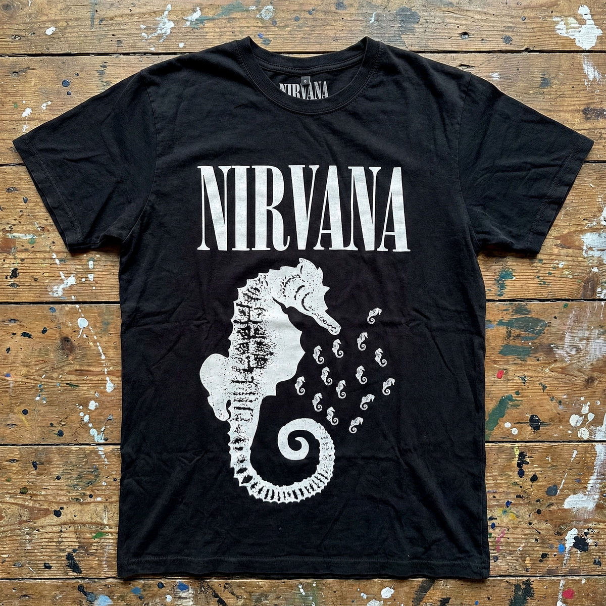 NIRVANA - SEAHORSE & LOGO MONO - Carbon T-Shirt Black